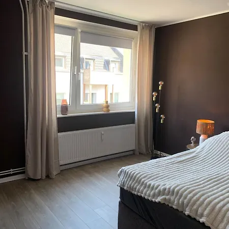 Ruettenscheid Design Mit Balkon Office אסן